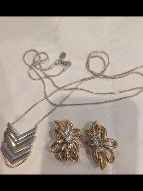 Gold Floral Crystal Clip-On Earrings & Necklace